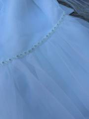 sukienka prześwitujące rękawy z kwiatkami